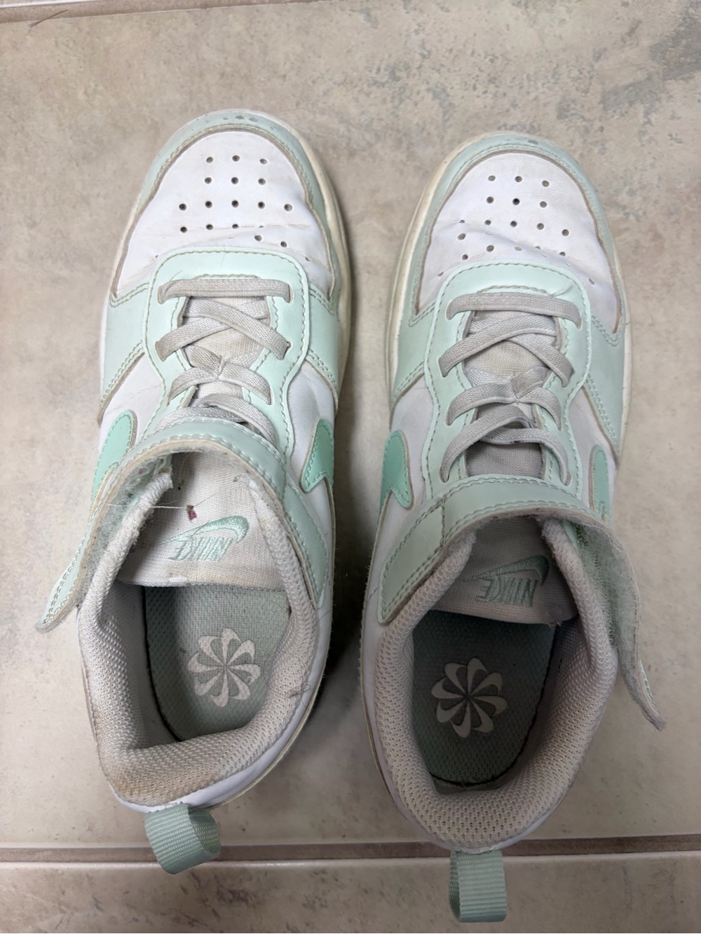 Nike Kids Mint & White Low-Top Sneakers